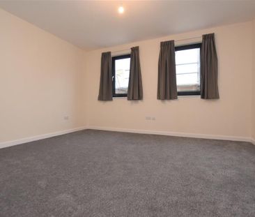 2 bedroom semi-detached house to rent - Photo 2