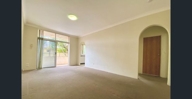 Spacious Two Bedroom Unit - Photo 1
