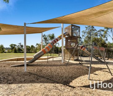Family Home In Desirable Location! - Photo 6