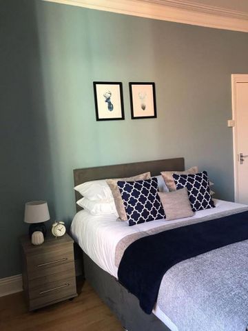 1 bedroom in a flat share to rent - Photo 3