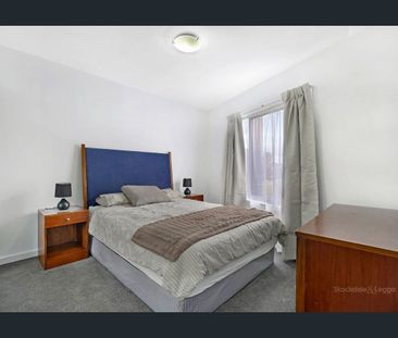 FURNISHED TWO BEDROOM APARTMENT - Photo 5