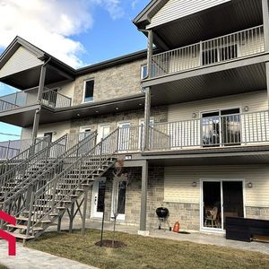 Appartement Saint-Clet � Louer - Photo 2