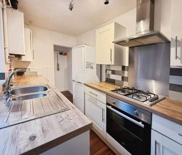 3 bedroom terraced house to rent - Photo 6