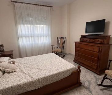 Piso de alquiler en Ciudad Jardín - Zoco - Foto 2