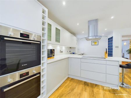 2 bedroom penthouse to rent - Photo 2