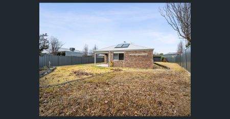 Charming Family Home in Killara Awaits! - Photo 3