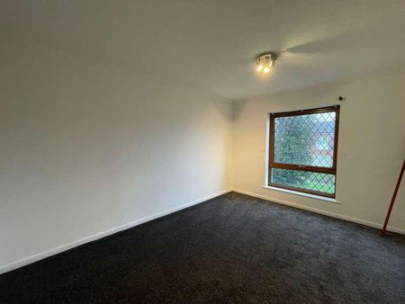 Vauxhall Crescent, Birmingham, B36 - Photo 2