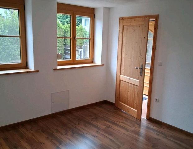 Helle 3-Zimmer-Erdgeschosswohnung in Peißenberg mit EBK und Kamin - Foto 1
