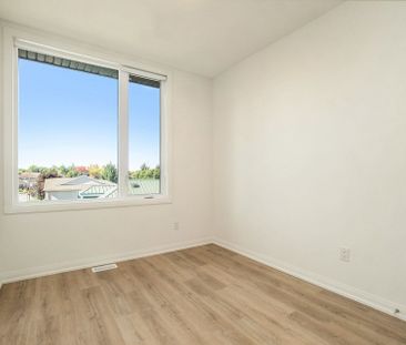 For Lease - 251 Castor Street Unit# 11, Russell, Ontario - Photo 4