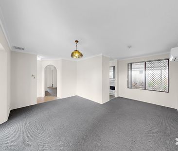 1 Sycamore Close - Photo 1