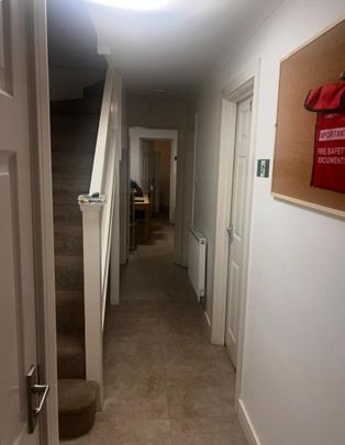 1 bedroom in a house share to rent - Photo 1