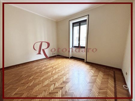 Affitto Residenziale - Milano Centro Storico - Via Giosuè Carducci - Photo 2