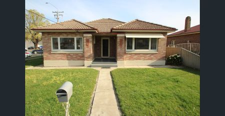 Walk Everywhere - Photo 5