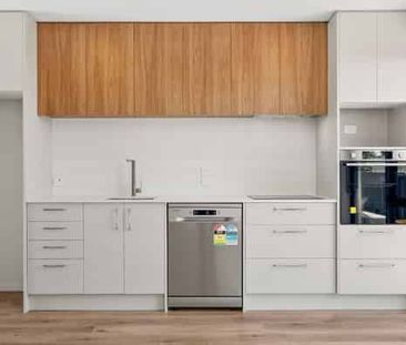 2 Bedroom, 1 Bathroom double-story townhouse - Photo 1