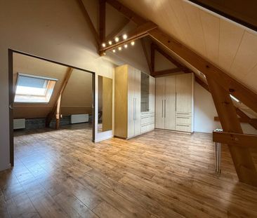 Riant en bemeubeld appartement met 5 slpks en daktuin in Balen-cent... - Photo 4