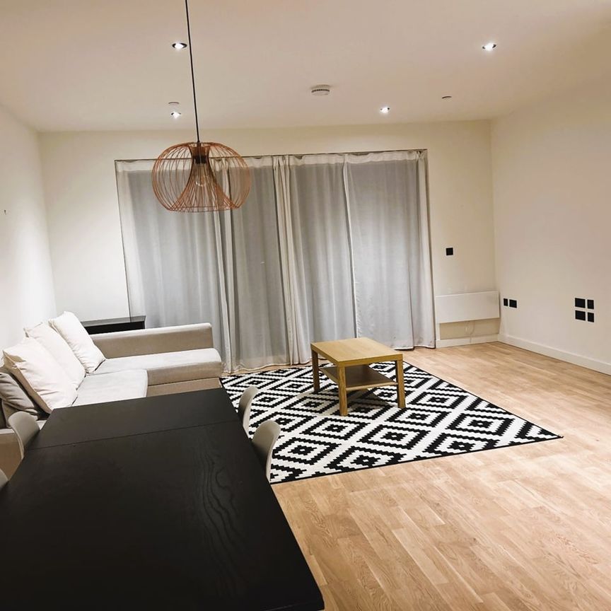 4 Bed Terraced House, Port Loop, B16 - Photo 1