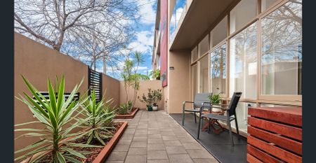 CITY LIVING IN VIBRANT O’CONNELL STREET PRECINCT - Photo 5