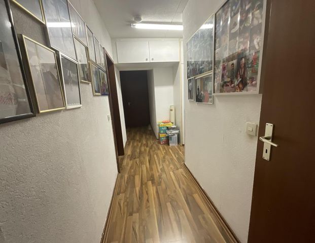 Schöne 4-Zimmer-Wohnung mit optimalem Schnitt und Balkon in Oberhausen Alstaden - Photo 1