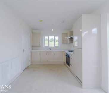 Astor Crescent, Blackburn - Photo 1