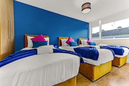 5 bedroom serviced apartment to rent - Photo 4