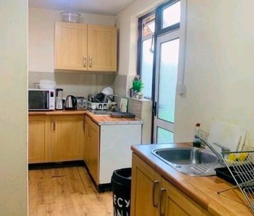 Room in a Shared House, Kingsway, HA9 - Photo 5