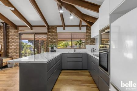 Spacious 4-Bed, 2-Bath Family Home on Large 950 m² Block at 8 Athens Terrace, Gawler East - Photo 3