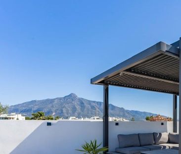 Luxury Villa for rent in Nueva Andalucia, Spain - Photo 1