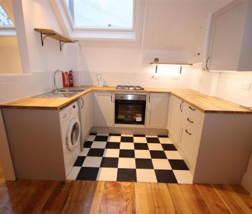 2 bedroom semi-detached house to rent - Photo 3