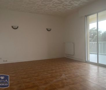 Location Appartement 3 pièces 70m² STE GENEVIEVE DES BOIS 91700 - Photo 1
