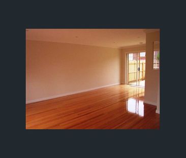 Executive Townhouse - Photo 6