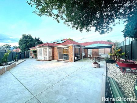 5 Daffodil Court, Endeavour Hills, VIC 3802 - Photo 3