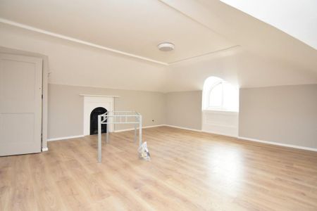 4 bedroom flat to rent - Photo 3