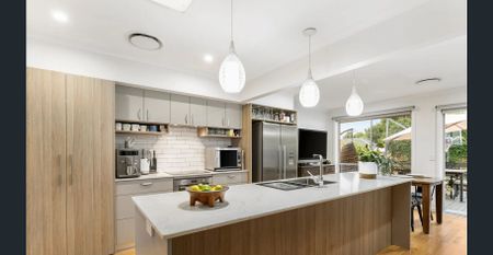 Bright Family Home in a Quiet, Leafy Vermont Pocket! - Photo 4