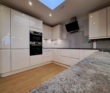 2 bedroom penthouse to rent - Photo 6