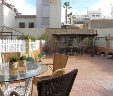 Alquiler de piso en Calle Juan Montoya - Photo 1