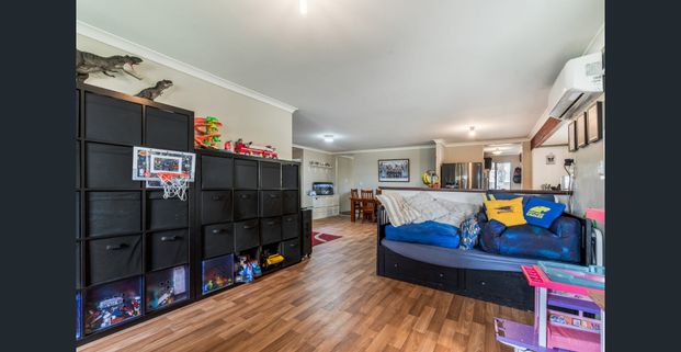 Perfect Family Home! - Photo 1