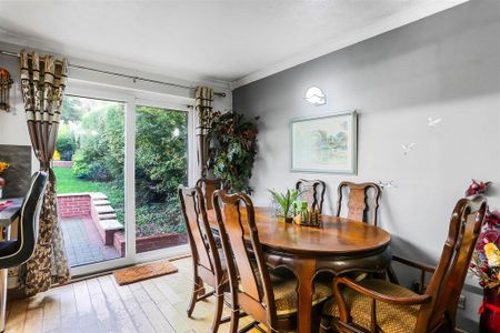 4 bedroom semi-detached house to rent - Photo 4