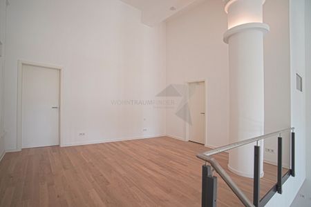 Wohntraum - Stuck, Säulen und 8,30m Deckenhöhe - großzügige 2 Raum-Maisonette Wohnung in Rabenstein - Photo 2