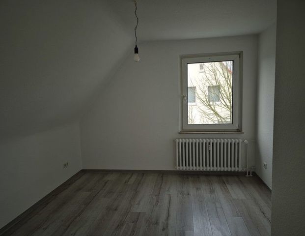 Preiswerte, individuelle 2,5-Zimmer-Wohnung mit Ausblick - Photo 1