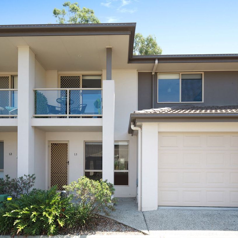 Complex living at its best! Modern 3 bedroom Townhouse - Photo 1