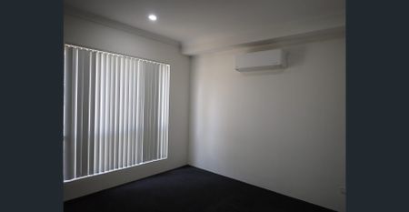 HOME OPEN MONDAY 15/12/25 - 4:00PM TO 4:30PM -- CUL-DE-SAC LOCATION - MODERN HOME - Photo 4