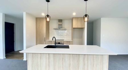 Rolleston, 4 Bedrooms - Photo 2