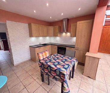Huis te huur in Péruwelz voor € 700 met 1 slaapkamer - Photo 2