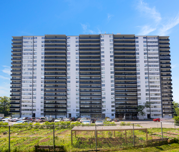 71 Thorncliffe Park Drive - Photo 4 | Rentumo