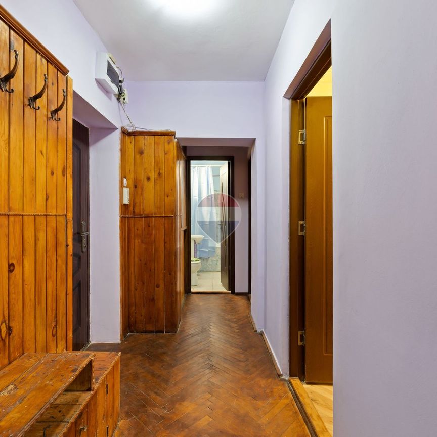 Apartament 2 camere decomandat | Str. Tudor Vladimirescu, Arad - Fotografie 1