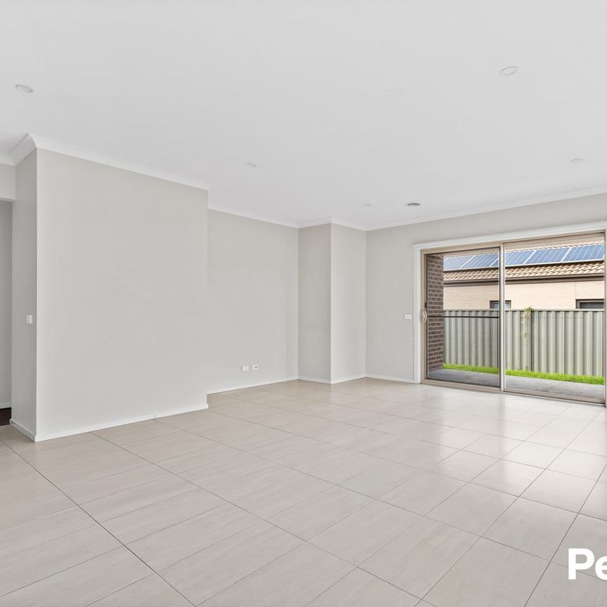 Family Living In The Heart Of Mayfield Estate - Photo 1