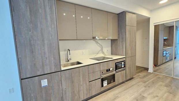 For Lease - 8 Interchange Way Unit# #801, Vaughan, Ontario - Photo 1