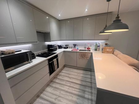 3 bedroom terraced house to rent - Photo 4