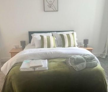 3 bedroom apartment to rent - Photo 4