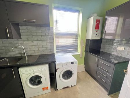 2 bedroom flat to rent - Photo 4